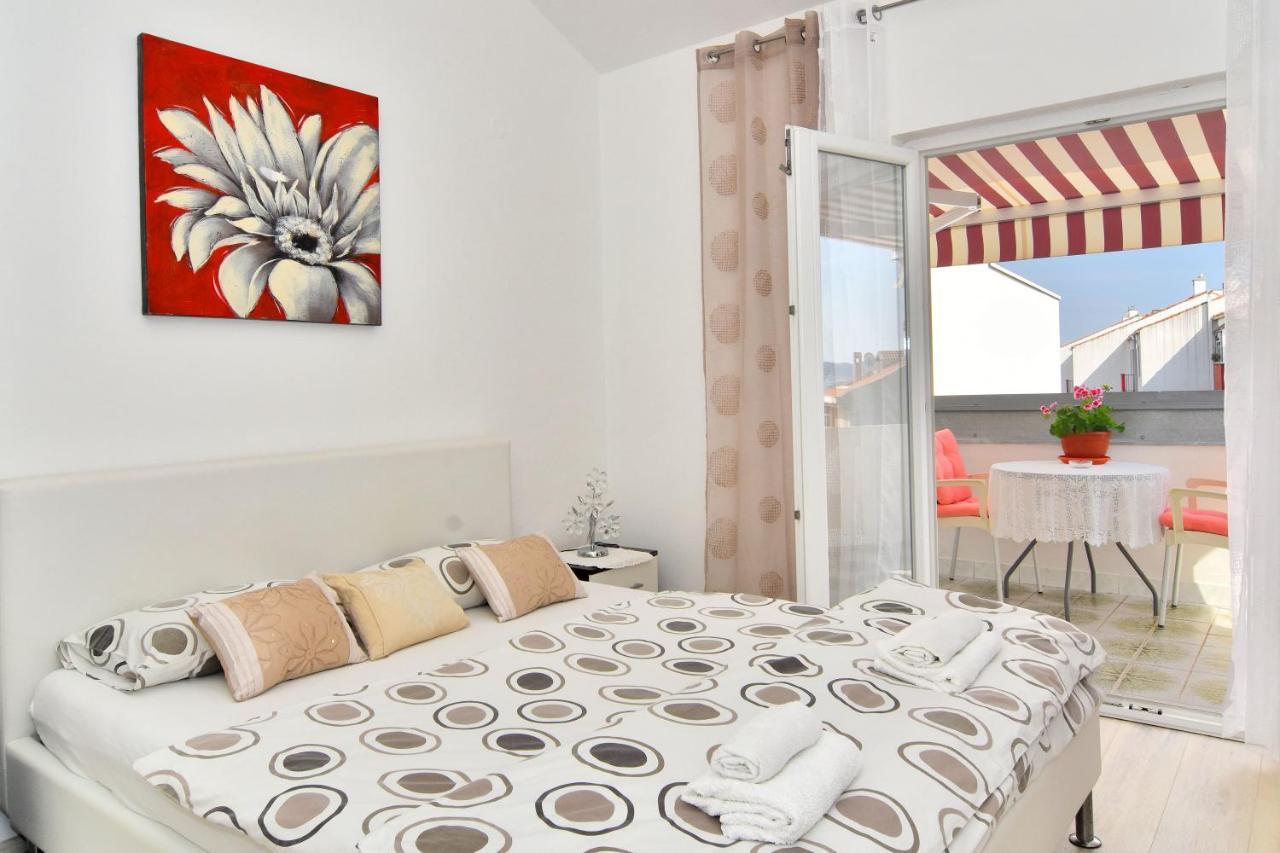 Apartments And Rooms Anika Zadar Exterior photo